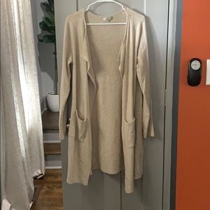 Light weight mid length duster